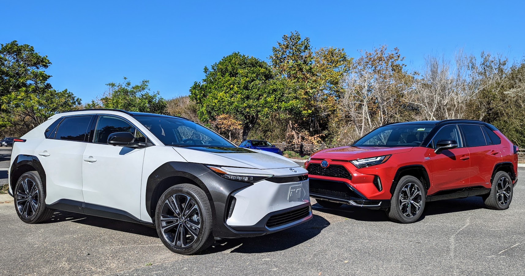 Xe hybrid đang bùng nổ trên toàn cầu — nhưng liệu đây có phải bước lùi trước xu hướng thuần điện?