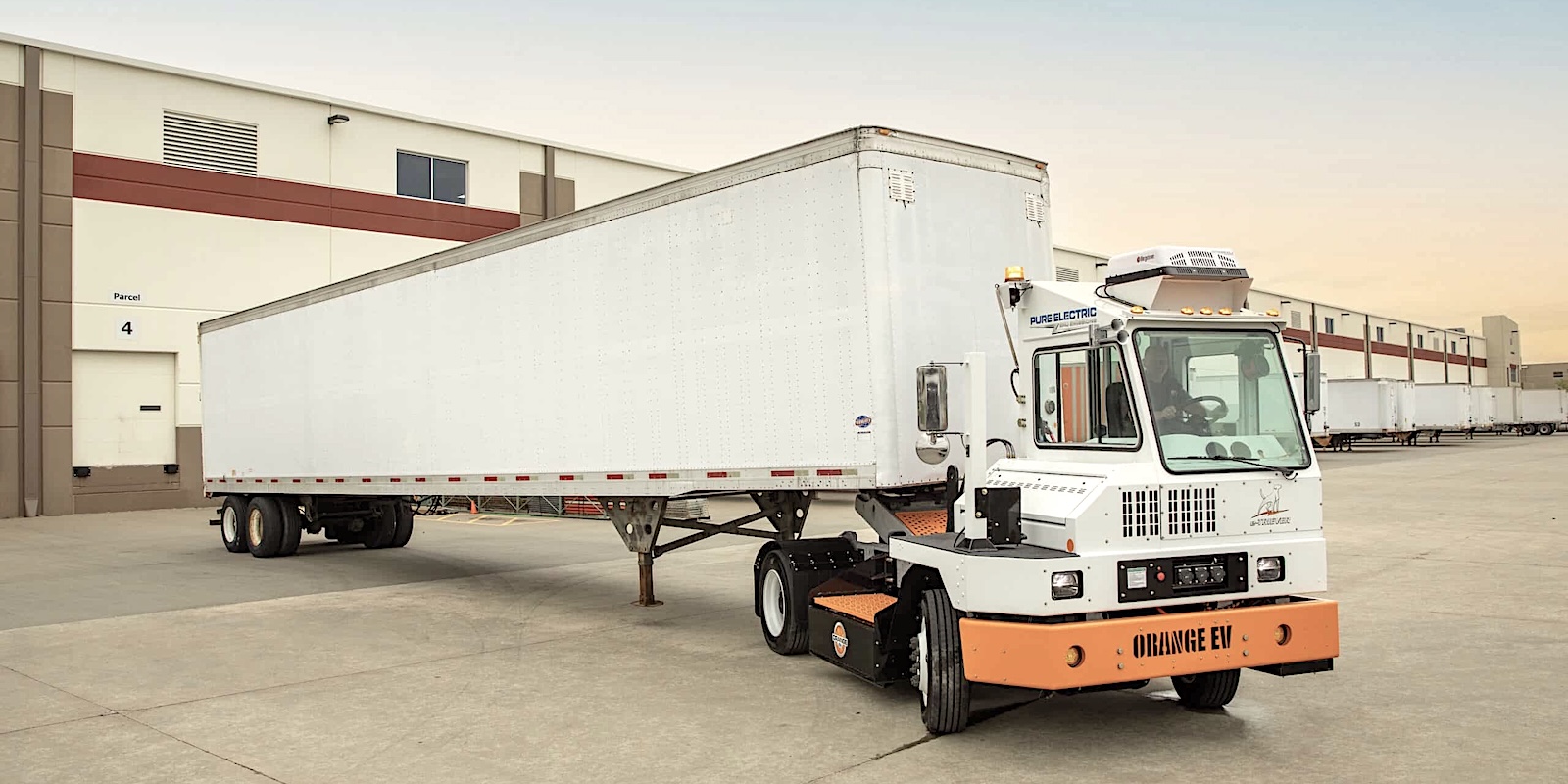 Orange EV nhận đơn hàng kỷ lục 600 xe đầu kéo điện — nhu cầu xe tải hạng nặng chạy điện tăng vọt