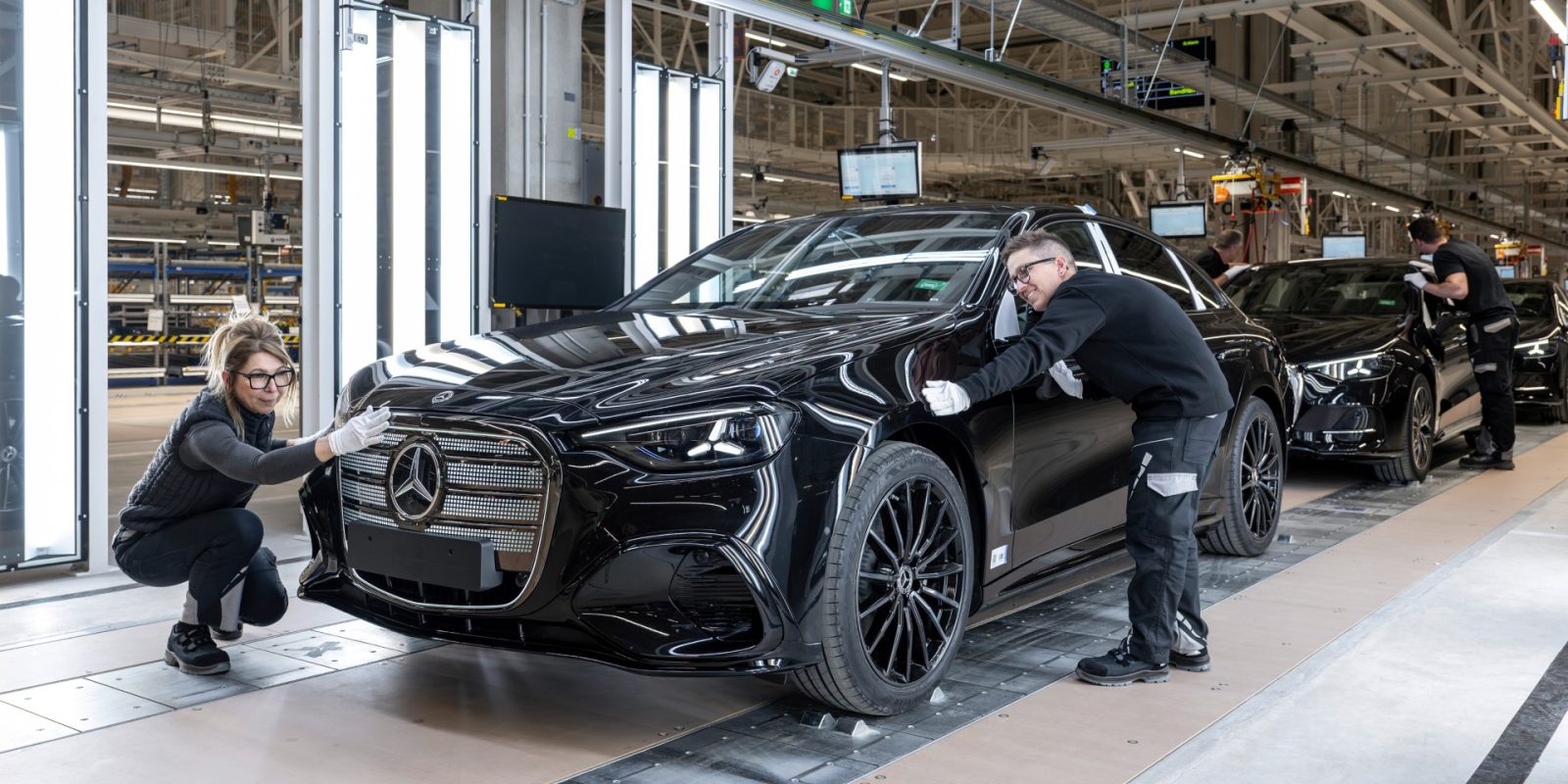 Mercedes-Benz chính thức sản xuất C-Class thuần điện tại nhà máy mở rộng trị giá 1 tỷ euro ở Hungary