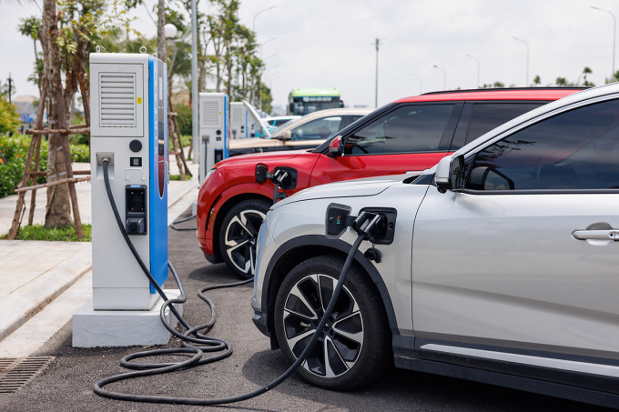 Tin xe điện 15/04: Cuộc đua trạm sạc nóng lên — Tasco bắt tay Ford mở 89 điểm sạc, Honda triển khai trạm đổi pin, Bộ Công Thương lên 3 kịch bản cung ứng điện cho xe điện