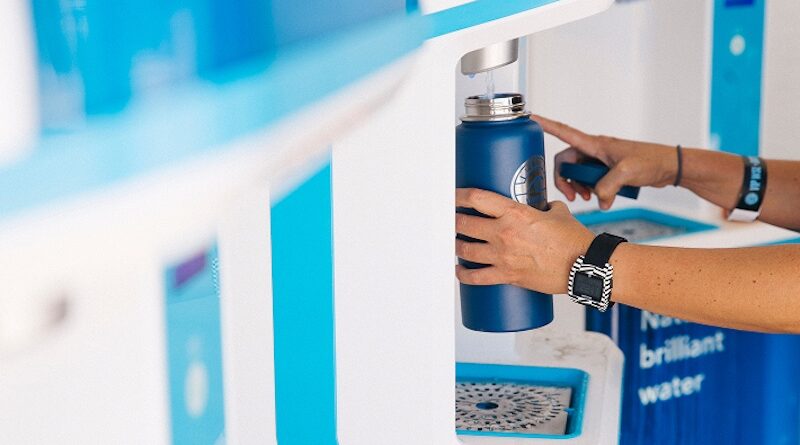 FloWater — công nghệ lọc nước tinh khiết loại bỏ vi nhựa, không cần chai nhựa dùng một lần