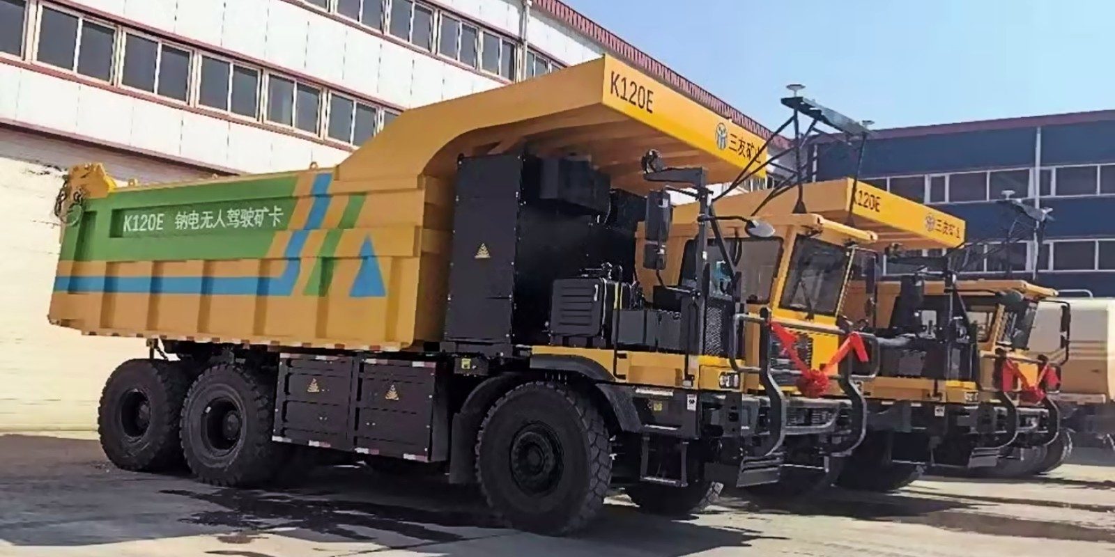 Xe tải hạng nặng chạy pin natri-ion đầu tiên trên thế giới chính thức vận hành tại Trung Quốc