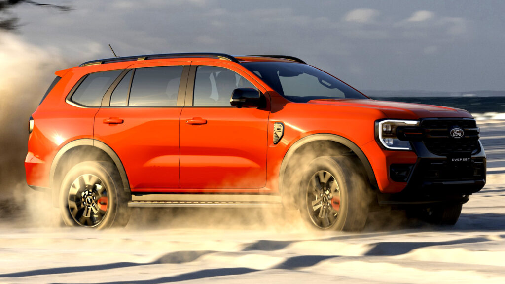 Ford ra mắt SUV 3 hàng ghế Everest Wildtrak tại Úc — mẫu xe người Mỹ luôn đòi hỏi nhưng câu trả lời vẫn là "không"