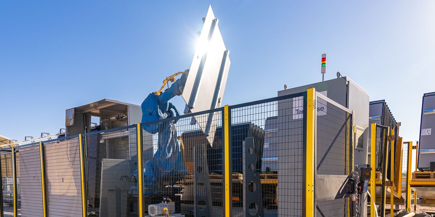 Robot xây dựng trang trại điện mặt trời 24/7 chính thức được thương mại hóa — bước ngoặt cho ngành năng lượng sạch