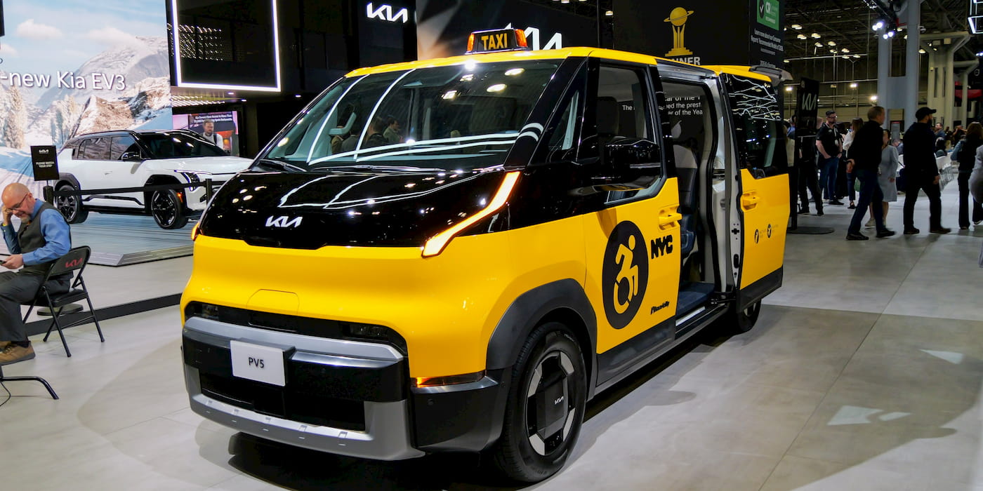 Kia ra mắt taxi điện PV5 WAV tại New York — mẫu xe điện đầu tiên hỗ trợ xe lăn dành cho dịch vụ gọi xe