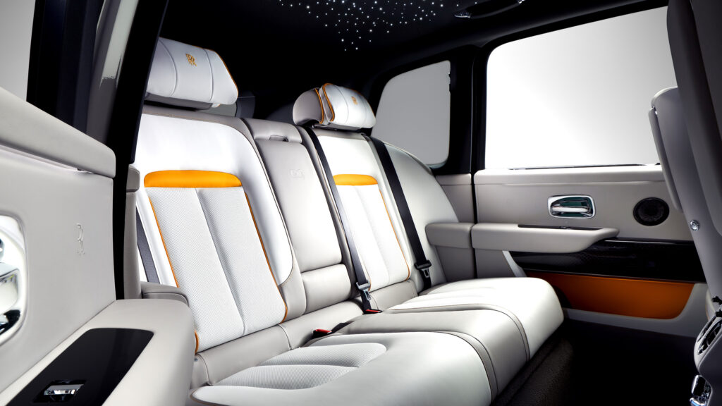 Rolls-Royce yêu cầu chủ xe Cullinan ngừng sử dụng ghế sau và cốp cho đến tháng 5 — triệu hồi 102 chiếc vì lỗi lắp ráp