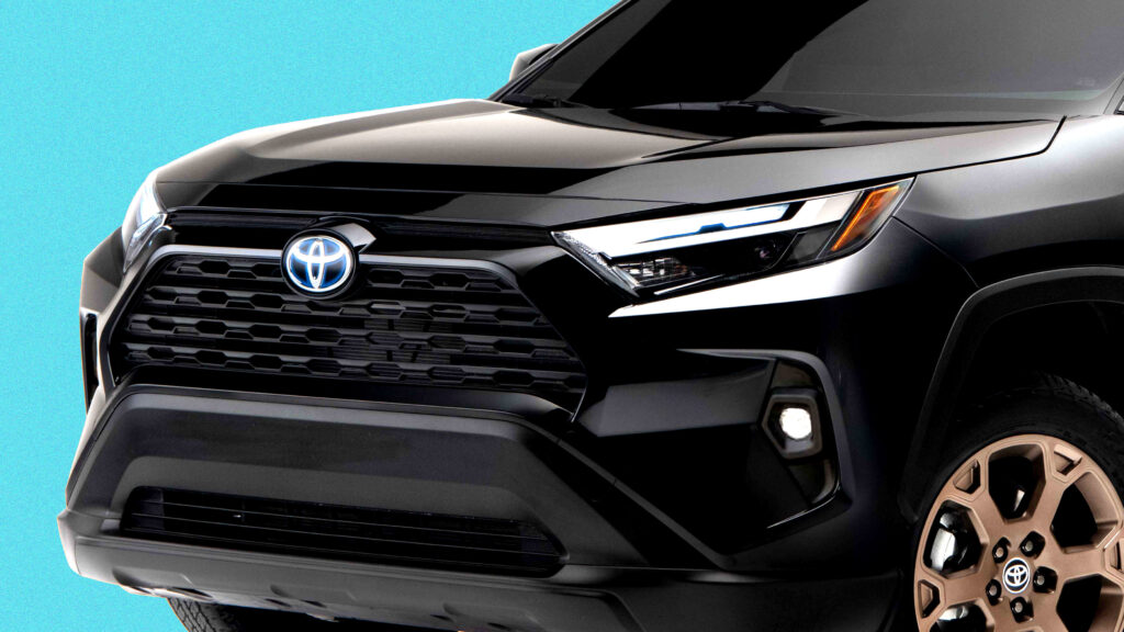 Giá xe cũ tại Mỹ quay lại đỉnh năm 2023 — xe điện dẫn đầu đà tăng giá