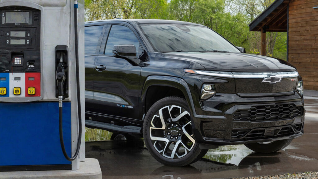 GM tạm dừng phát triển xe bán tải điện thế hệ mới — Ford đã lùi bước, giờ đến lượt GM