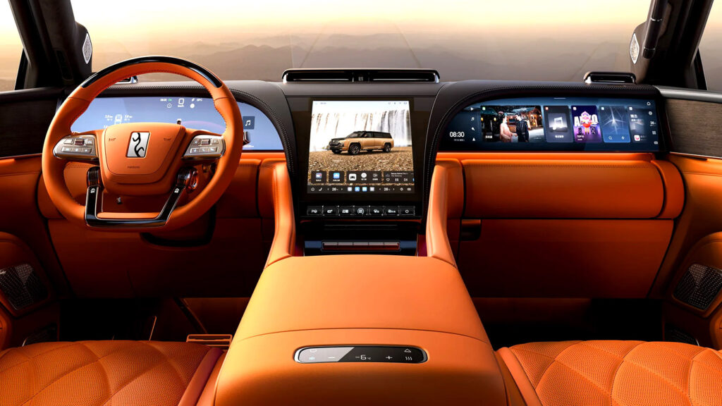 BYD tung 200 bản cập nhật phần mềm trong năm 2025 — khiến 8 bản cập nhật của Toyota trông như con số làm tròn